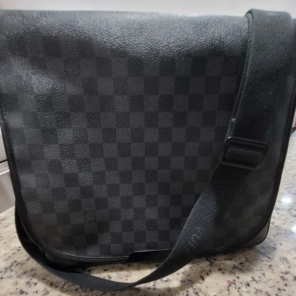 Louis Vuitton Daniel Damier Graphite Black And Grey Messenger Bag